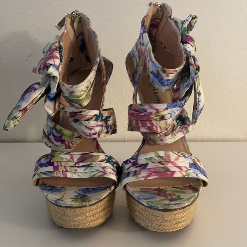 Zigisoho 5” Strappy Floral heels ~ Size 8